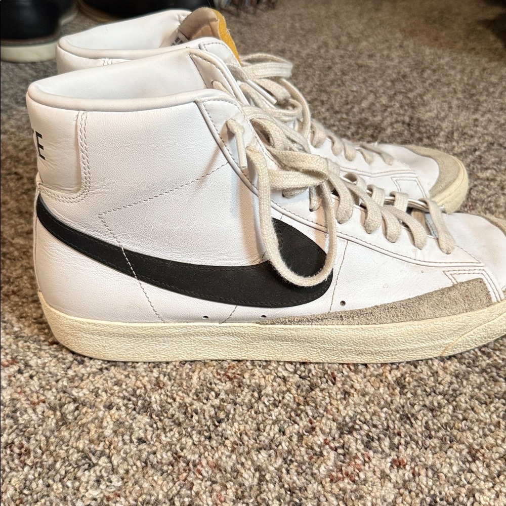 Nike High-Top Sneakers in White And Black